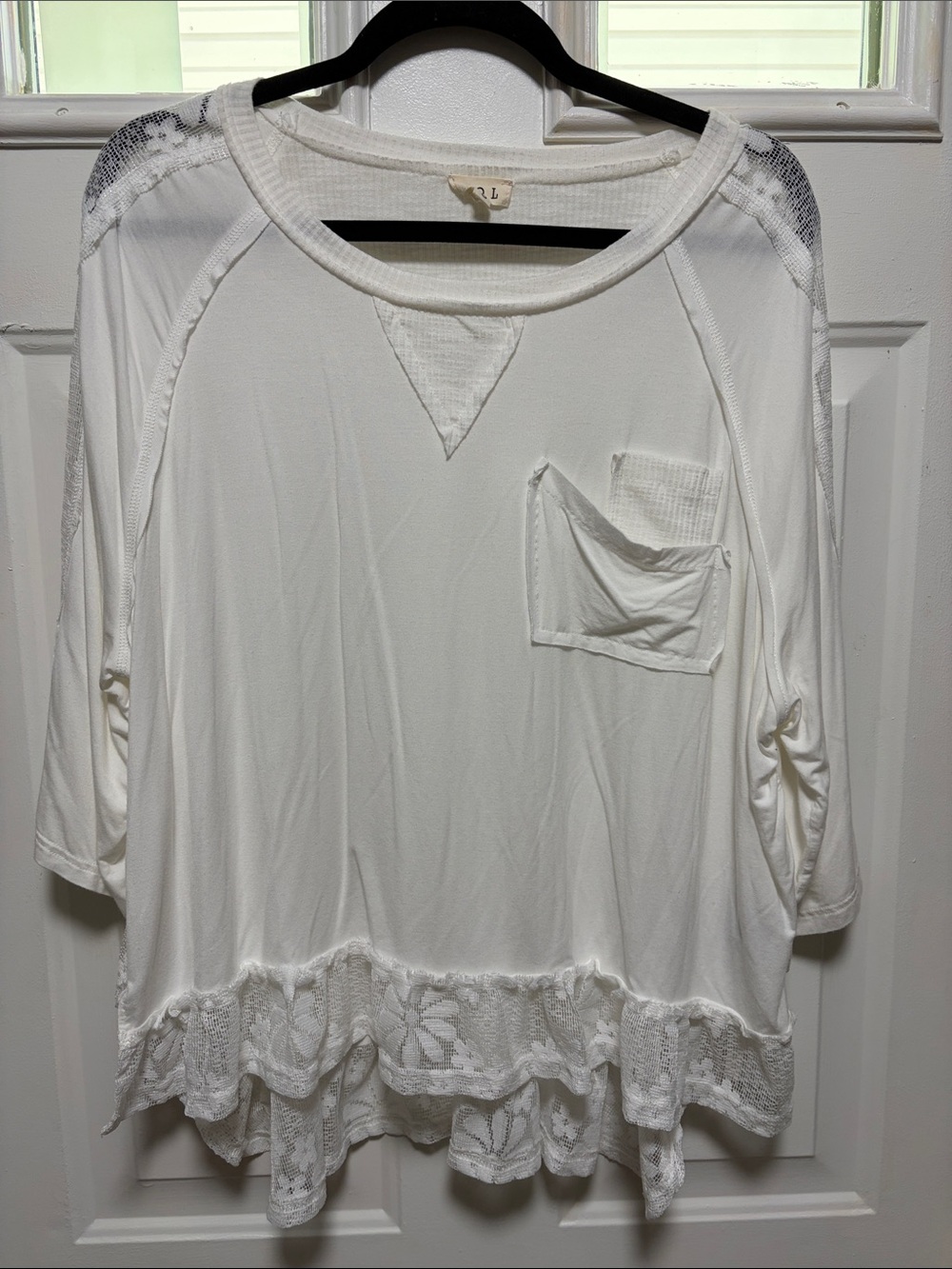 POL White Lace-Hem Pocket Tunic
